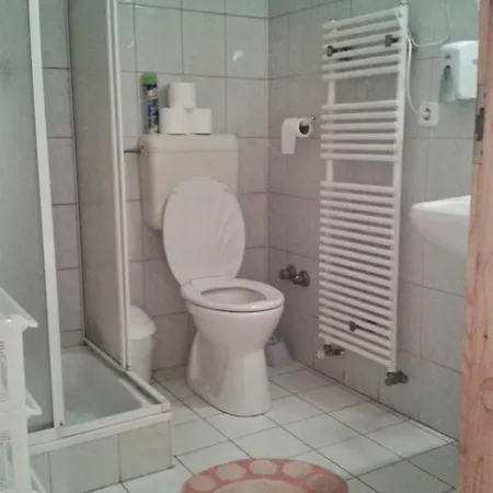 Alojamento de Acomodação e Pequeno-almoço Bundics Lenti