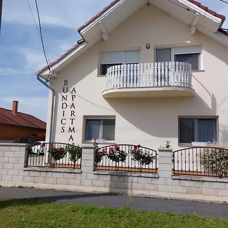 Bundics Bed & Breakfast 3*