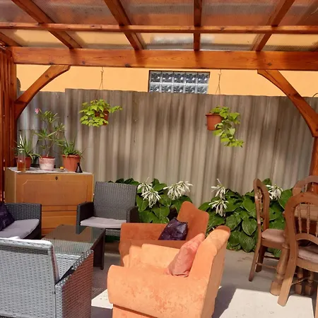 Bundics Vendeghazak 3* Lenti