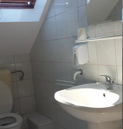 Alojamento de Acomodação e Pequeno-almoço Bundics