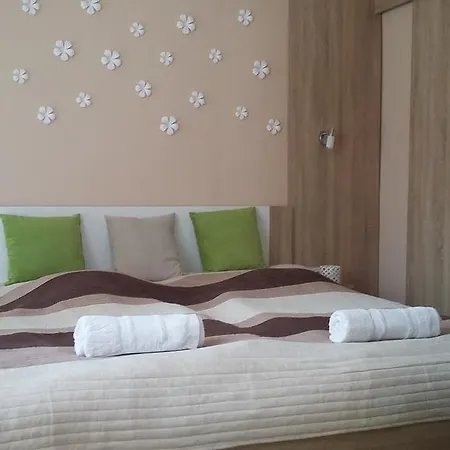 Alojamento de Acomodação e Pequeno-almoço Bundics 3*