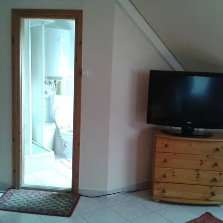 Alojamento de Acomodação e Pequeno-almoço Bundics 3*