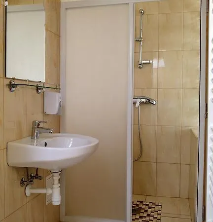 Bundics Alojamento de Acomodação e Pequeno-almoço 3*