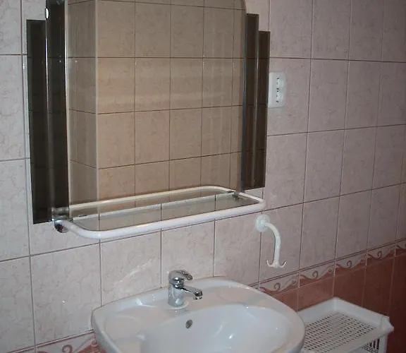 Bundics Vendeghazak 3*